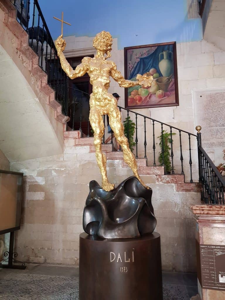 Sculpture Hôtel de ville Alicante