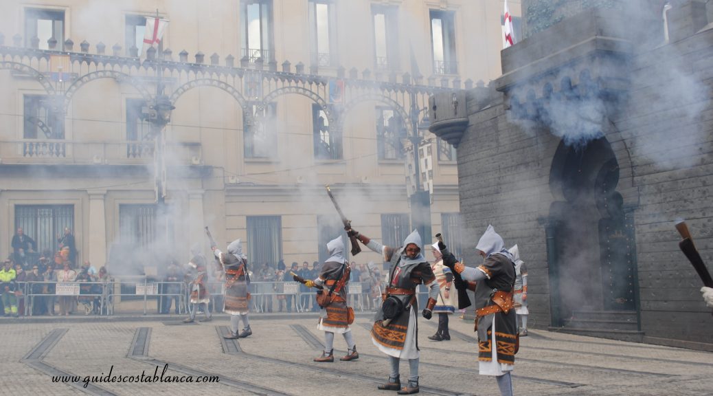 Moros y cristianos Alcoy maures et chretiens