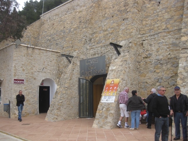 Entrée des grottes de Canelobre